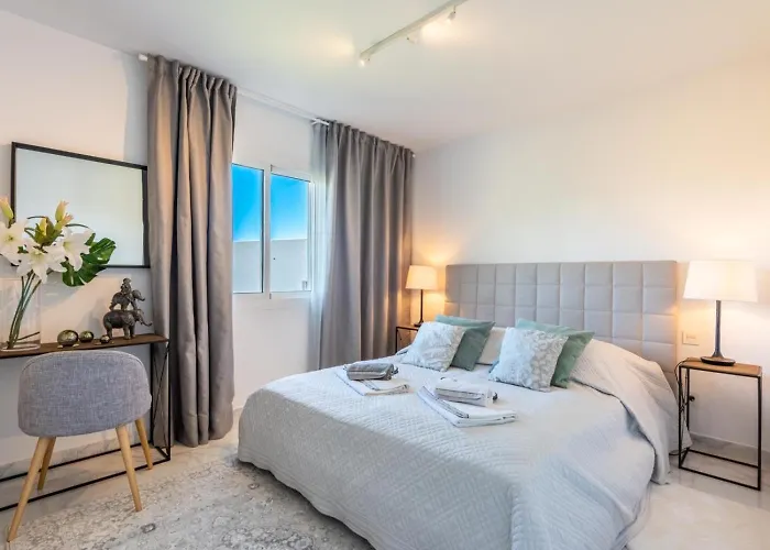 Azahara 1 8b Beautiful Frontline Golf In Popular Aloha