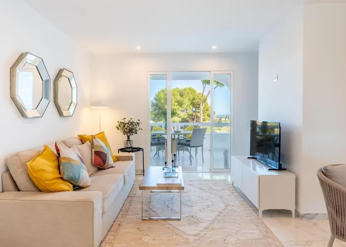 Azahara 1 8b Beautiful Frontline Golf In Popular Aloha 마르베야