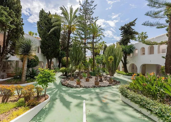 아파트 Azahara 1 8b Beautiful Frontline Golf In Popular Aloha 마르베야